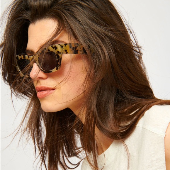 NWT Oval Cat-Eye Sunglasses - Picture 2 of 6